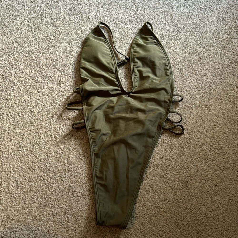 Matte collection one piece